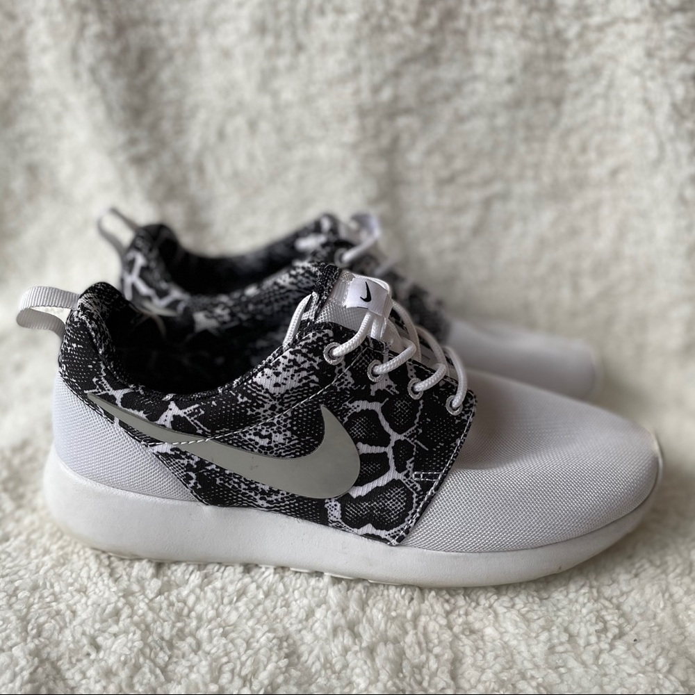 Nike Roches